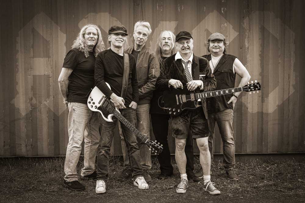 AB/CD Bandfoto 2026 (Foto: Kiki Damn) Foto der Bandmitglieder von »AB/CD«
